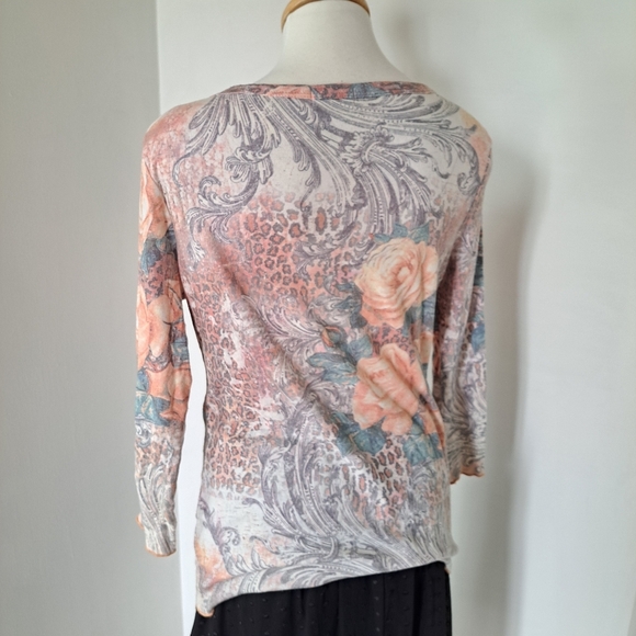 One world | Pink Rose colorful cropped sleeve shirt with rhinestones - Picture 7 of 12